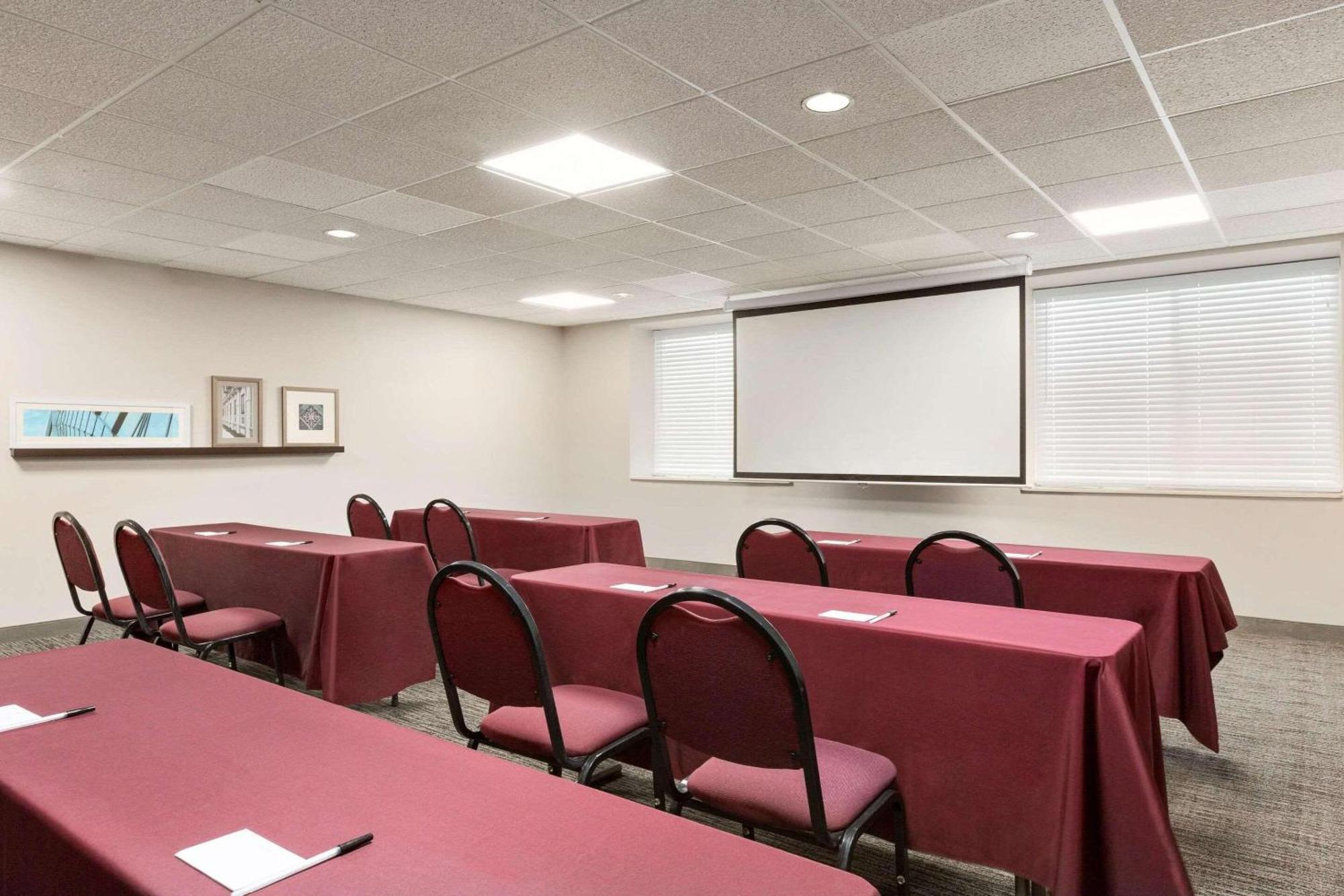 Country Inn & Suites By Radisson, Fort Worth West L-30 Nas Jrb Dış mekan fotoğraf