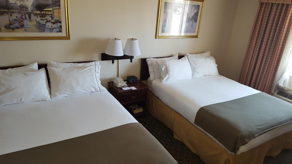 Country Inn & Suites By Radisson, Fort Worth West L-30 Nas Jrb Dış mekan fotoğraf